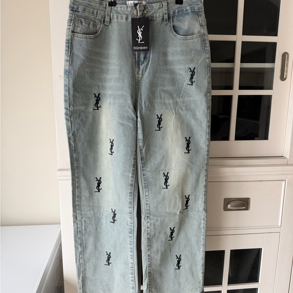 Light Blue Jeans - Picture 2 of 5